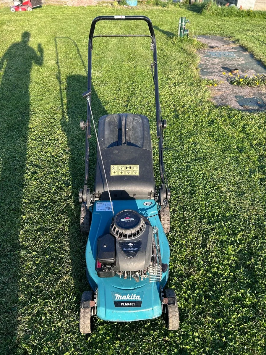 Makita 17” push lawnmower - Image 1