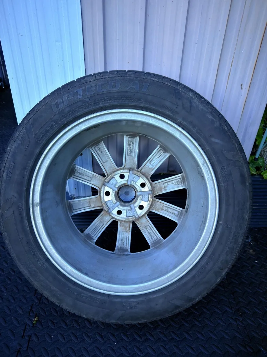 Complete set of 16" vw golf alloys - Image 3