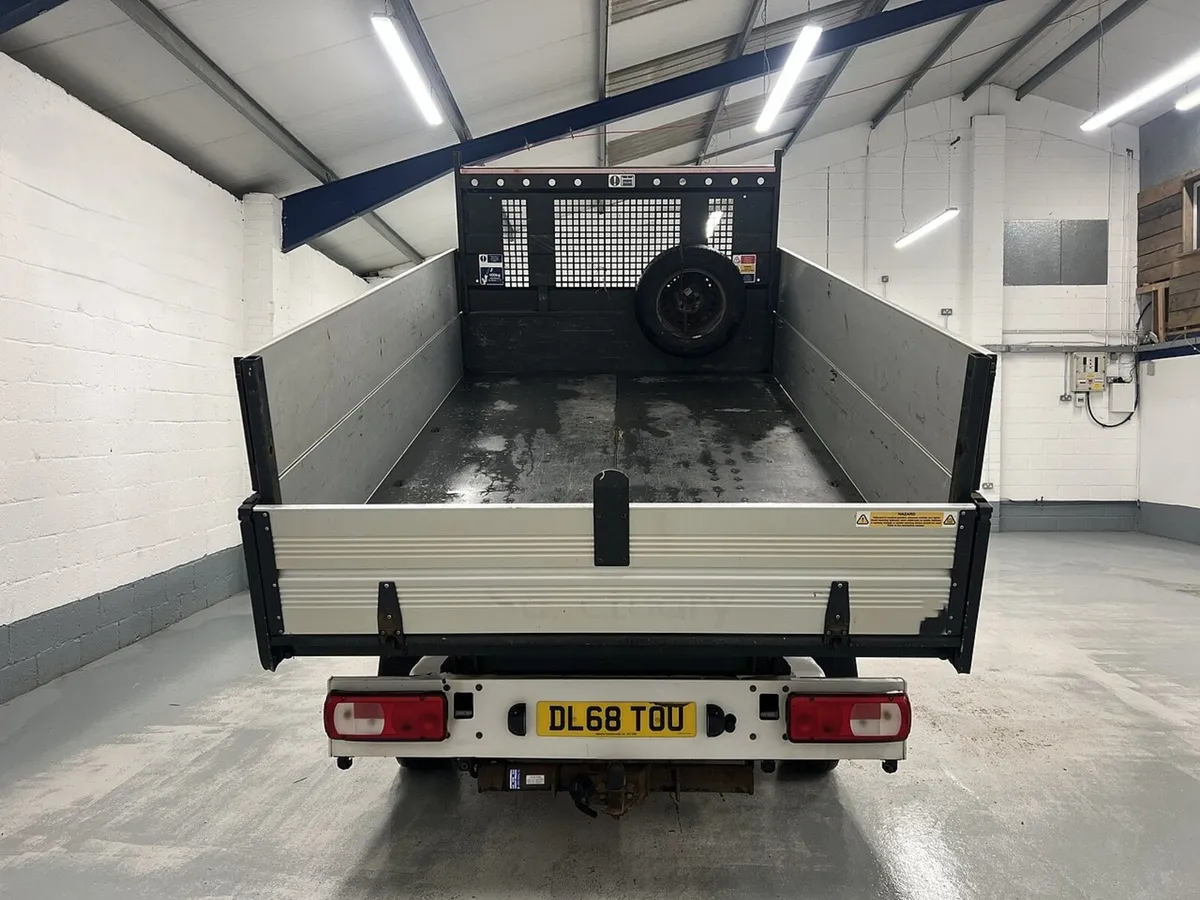 2018 Volkswagen Crafter Tipper Van - Image 2