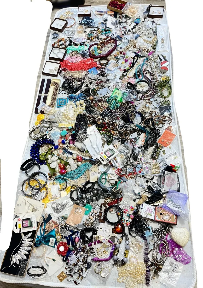 Bundle of jewellery 12kg - Image 1