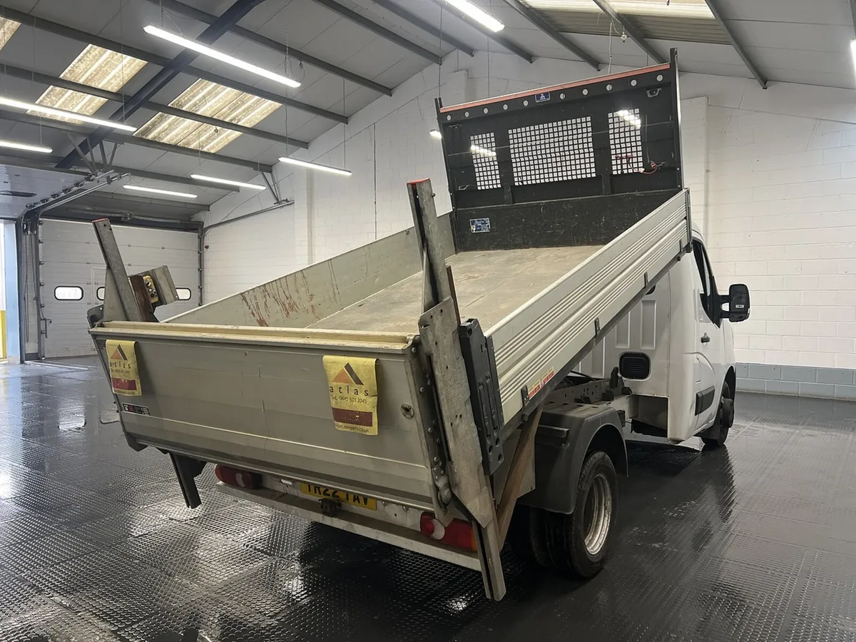 2022 Renault Master Tipper Van - Image 4