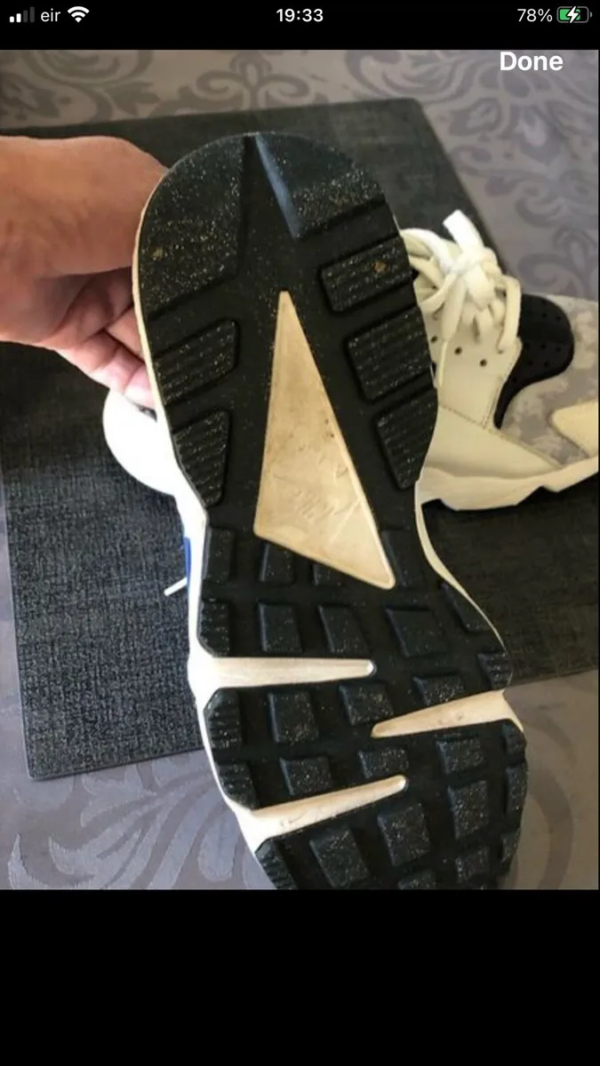 Mens Nike trainers size 8 €40 - Image 3