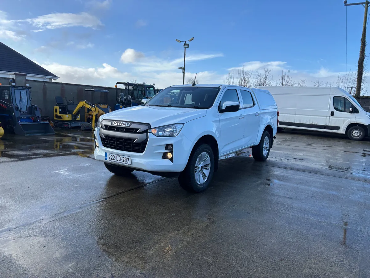 Isuzu D-Max Crew Cab Pick up - Image 2