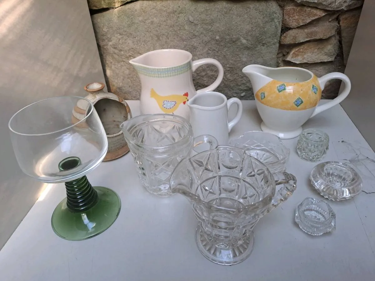 Various serving items free - Image 1