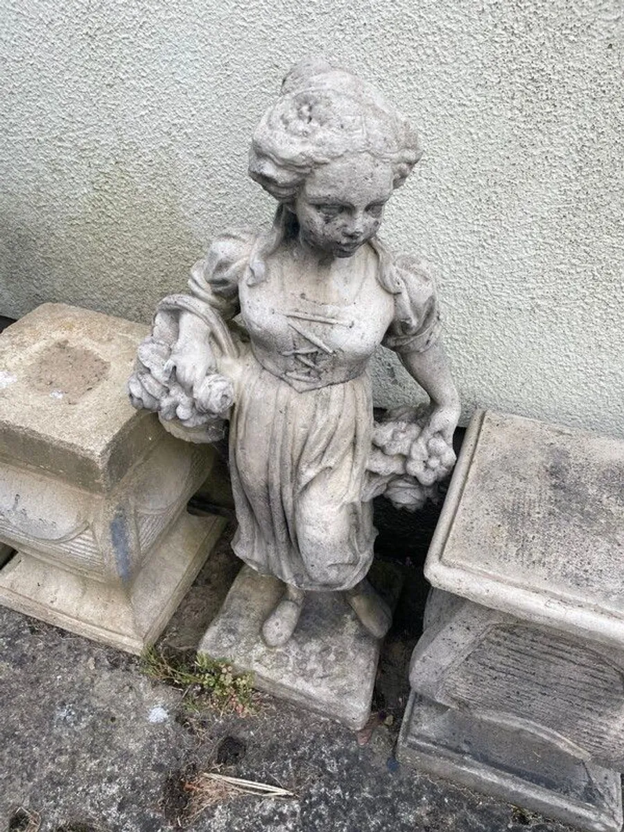Four stone garden statues - Image 2