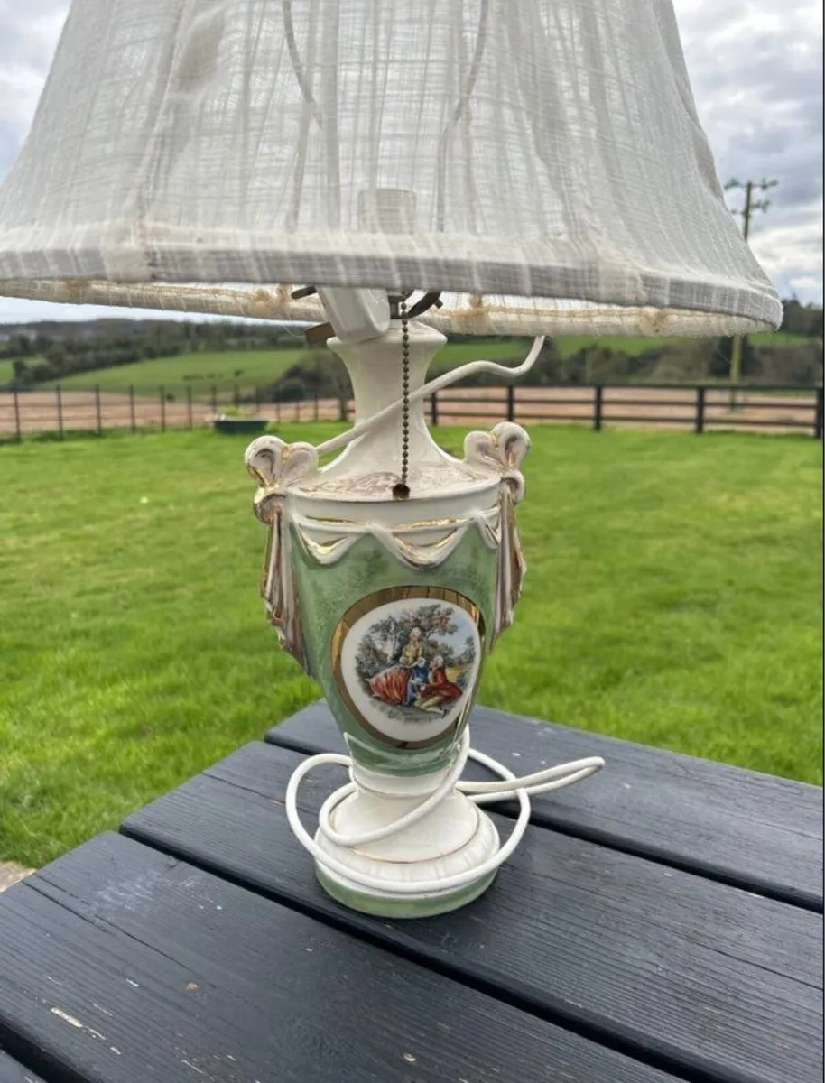 Large American style hall light - Image 1
