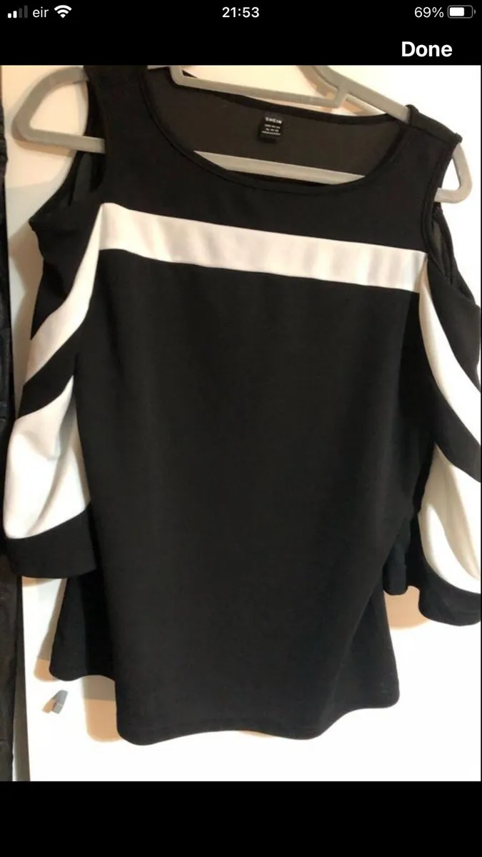 Ladies stunning top size XL €3 - Image 2