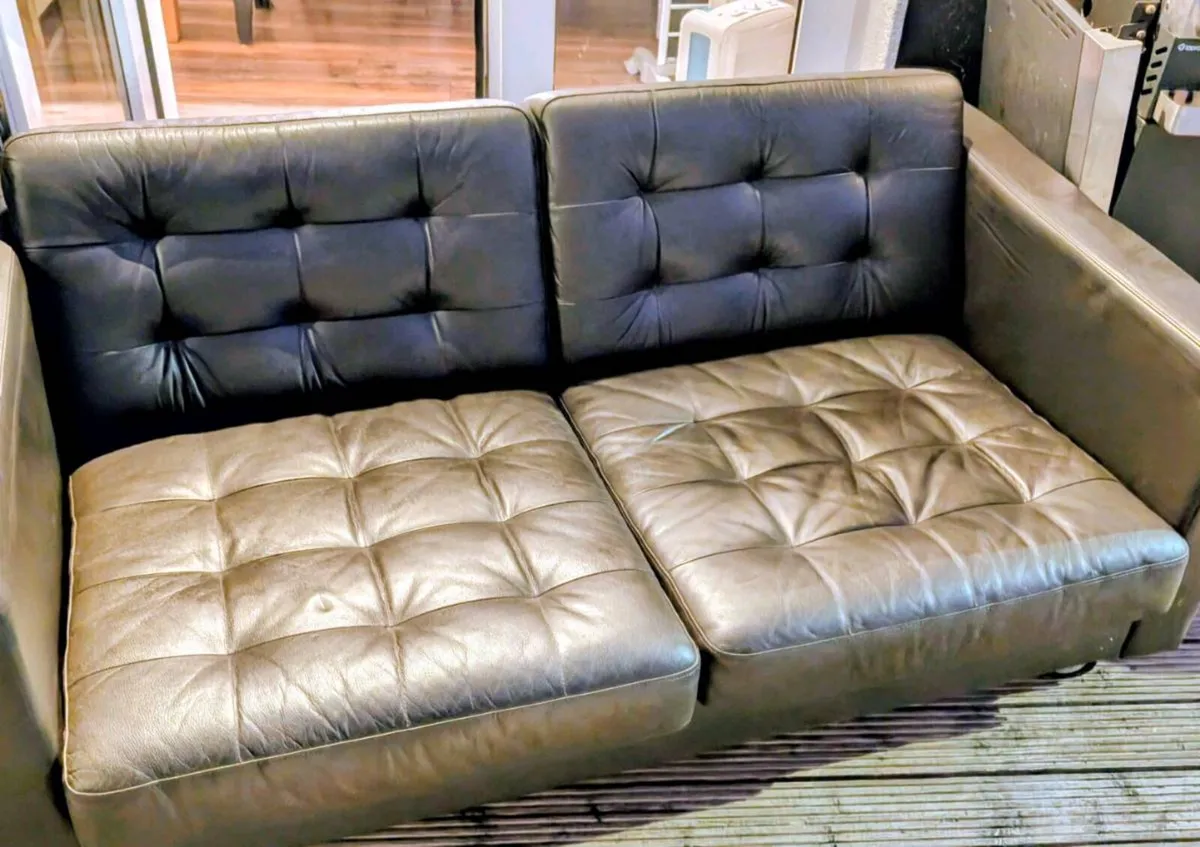 Leather couch - Image 2