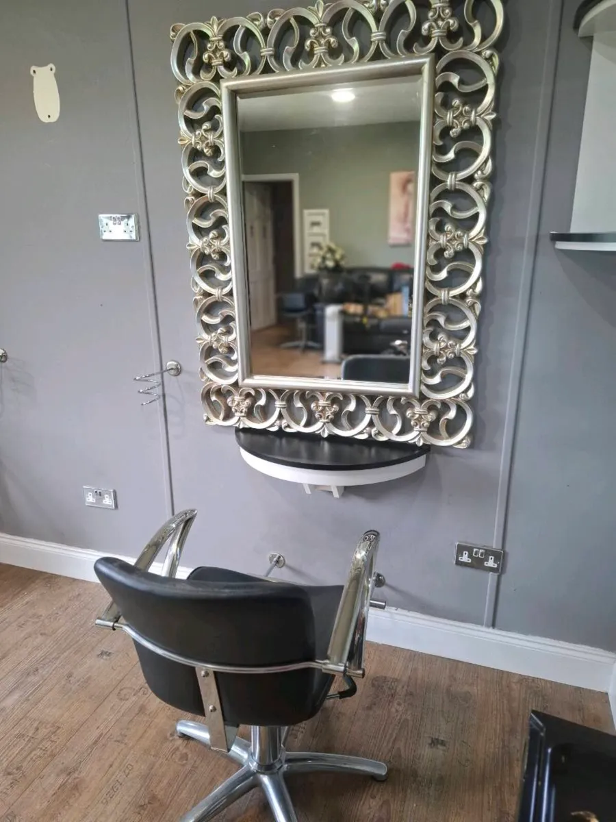 Hair Salon Furniture /equipment - Image 2