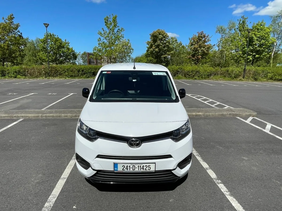 Toyota proace van - Image 1