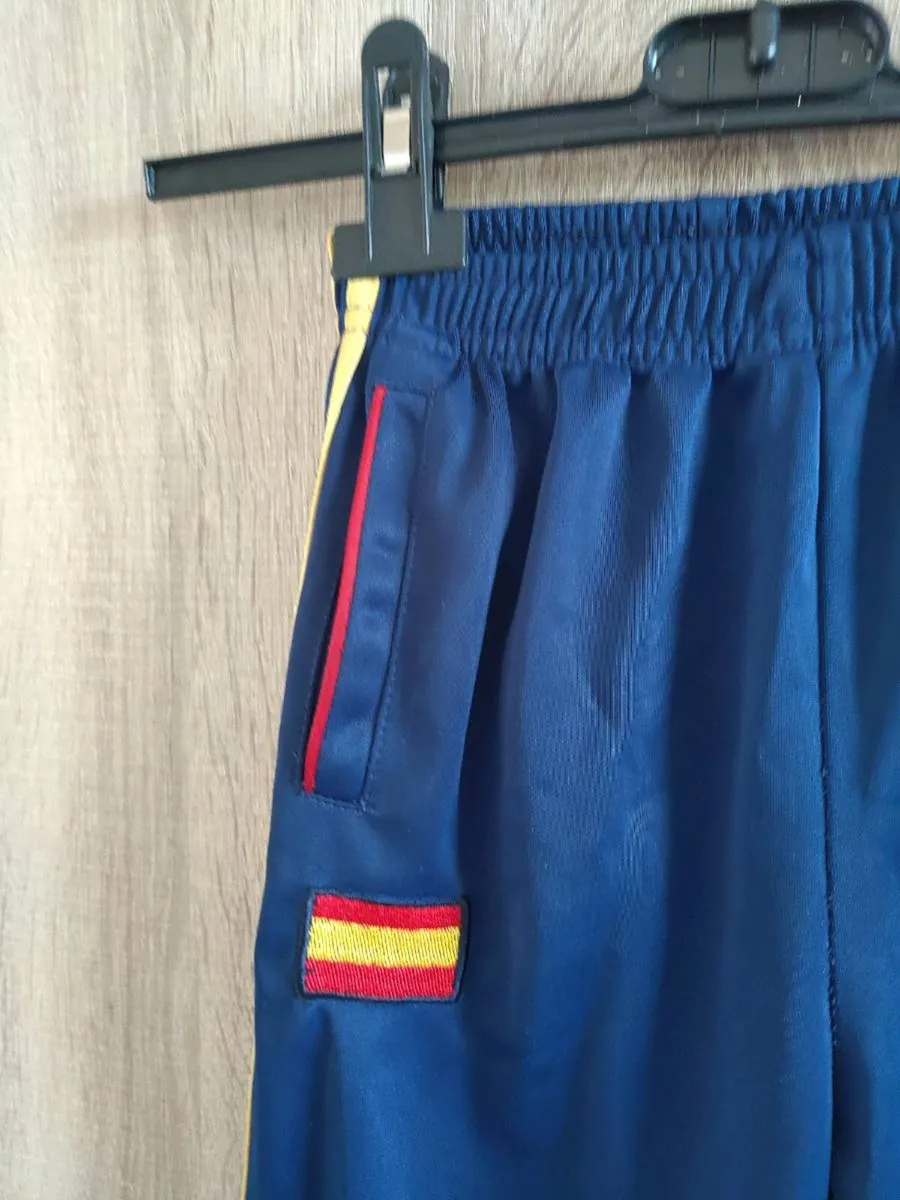 Spanish  style tracksuit 5 y. old with David - Image 2