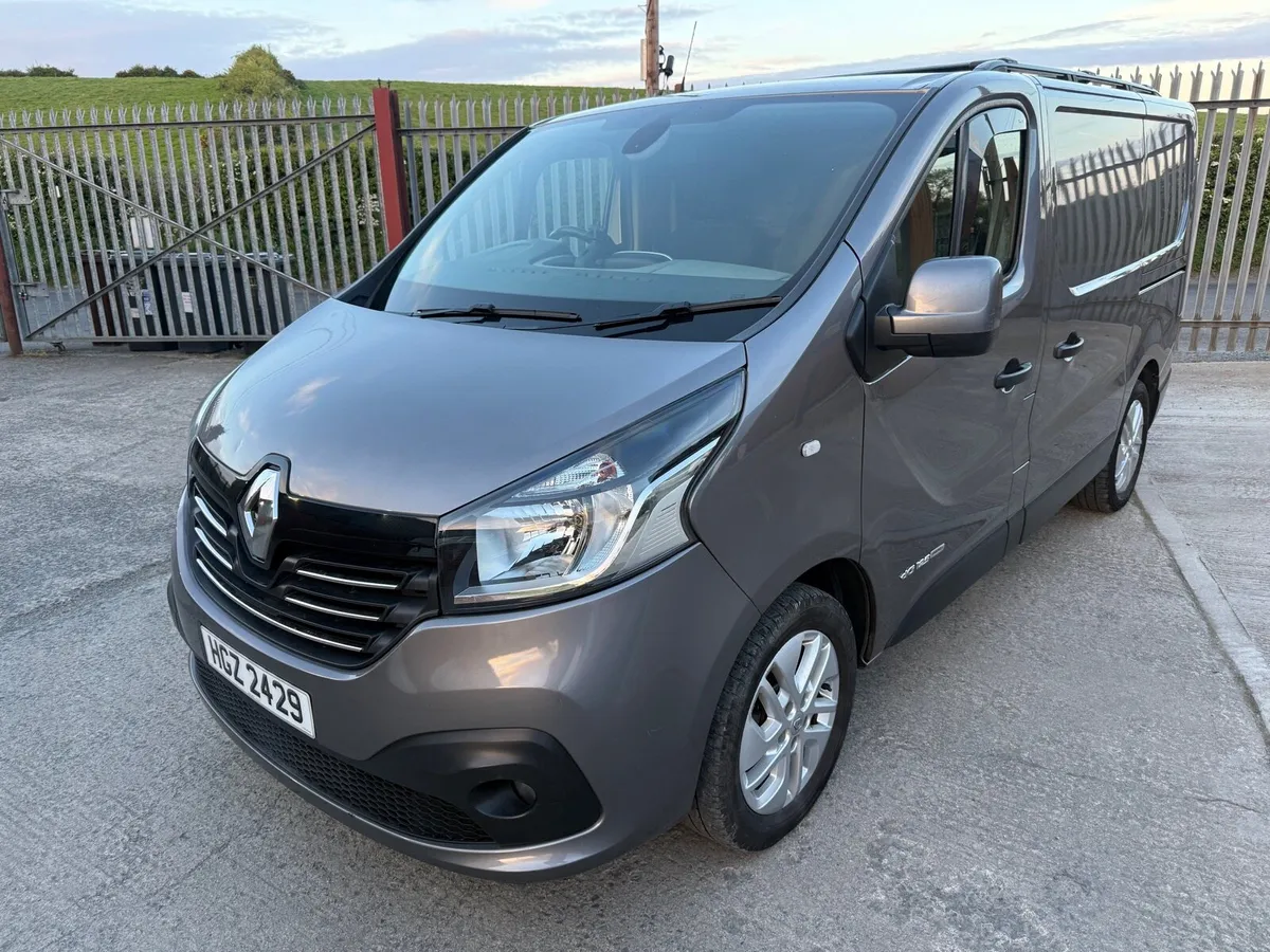 2017 Renault Traffic ENERGY dCi 125 Sport Nav Van - Image 1