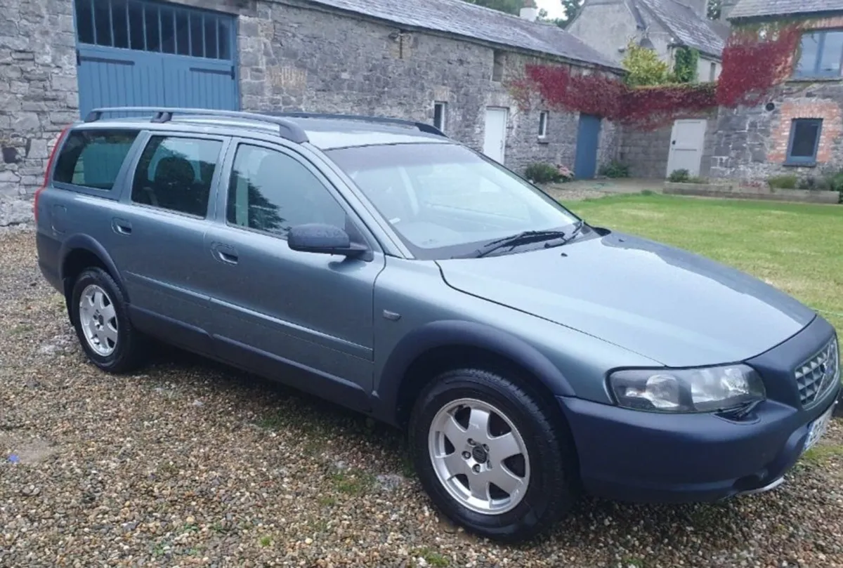 Volvo XC70 2003 - Image 1