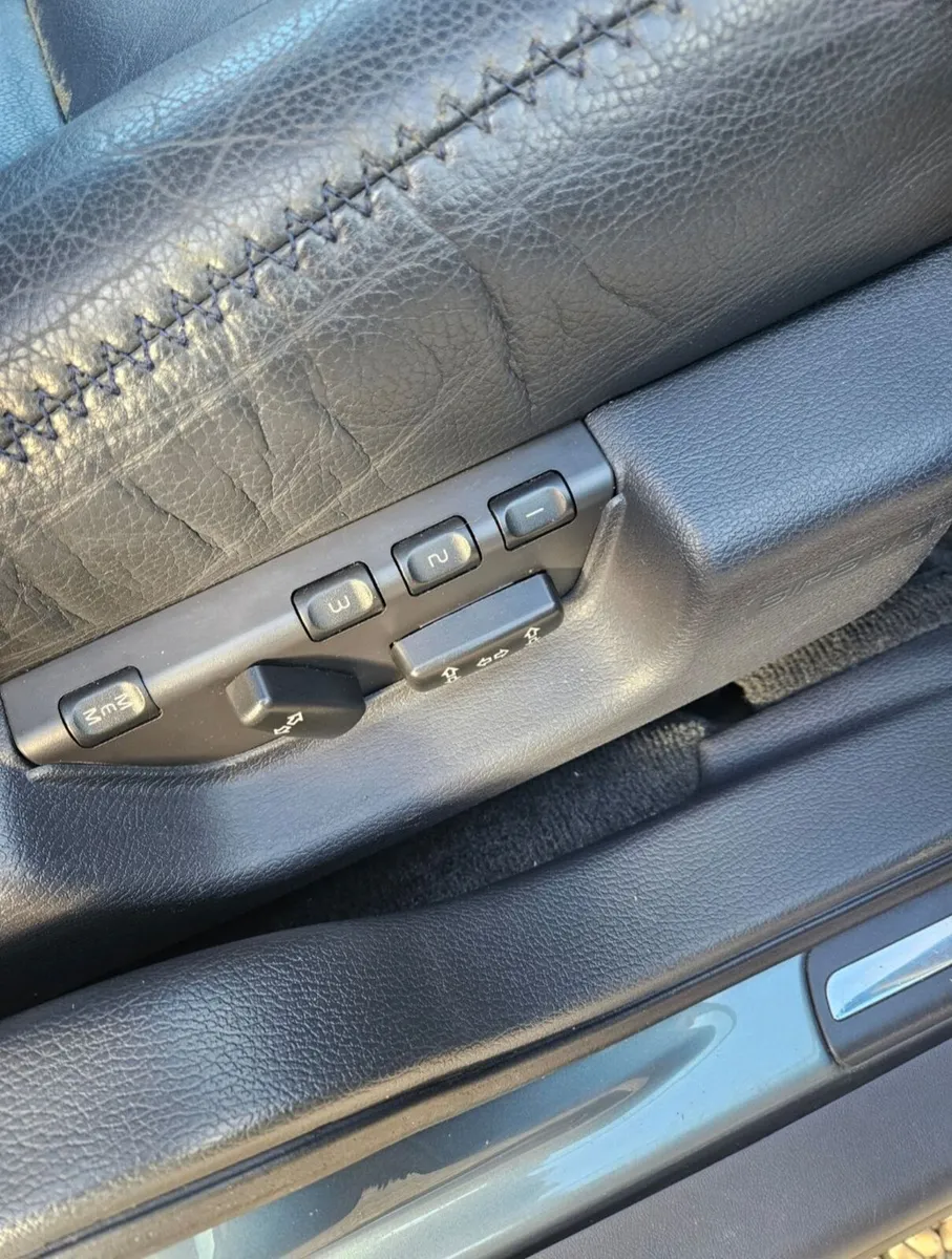 Volvo XC70 2003 - Image 4