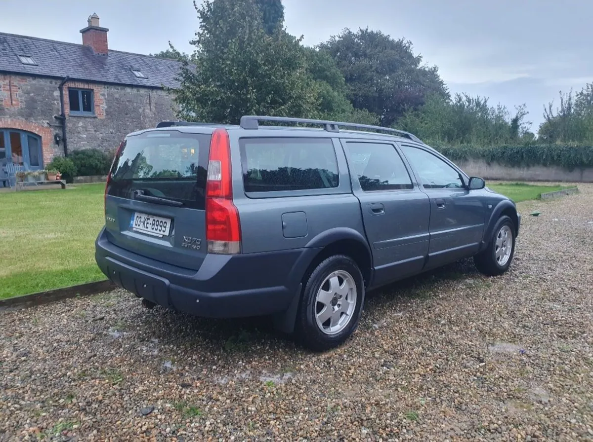 Volvo XC70 2003 - Image 2