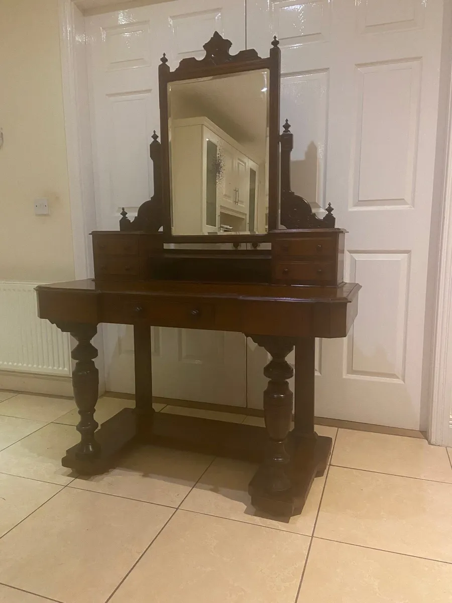 Antique Duchess dresser - Image 4