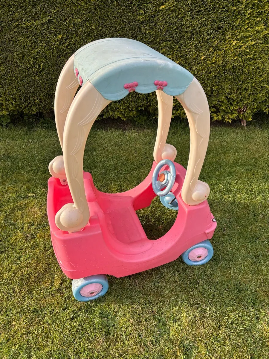 LITTLE TYKES CAR