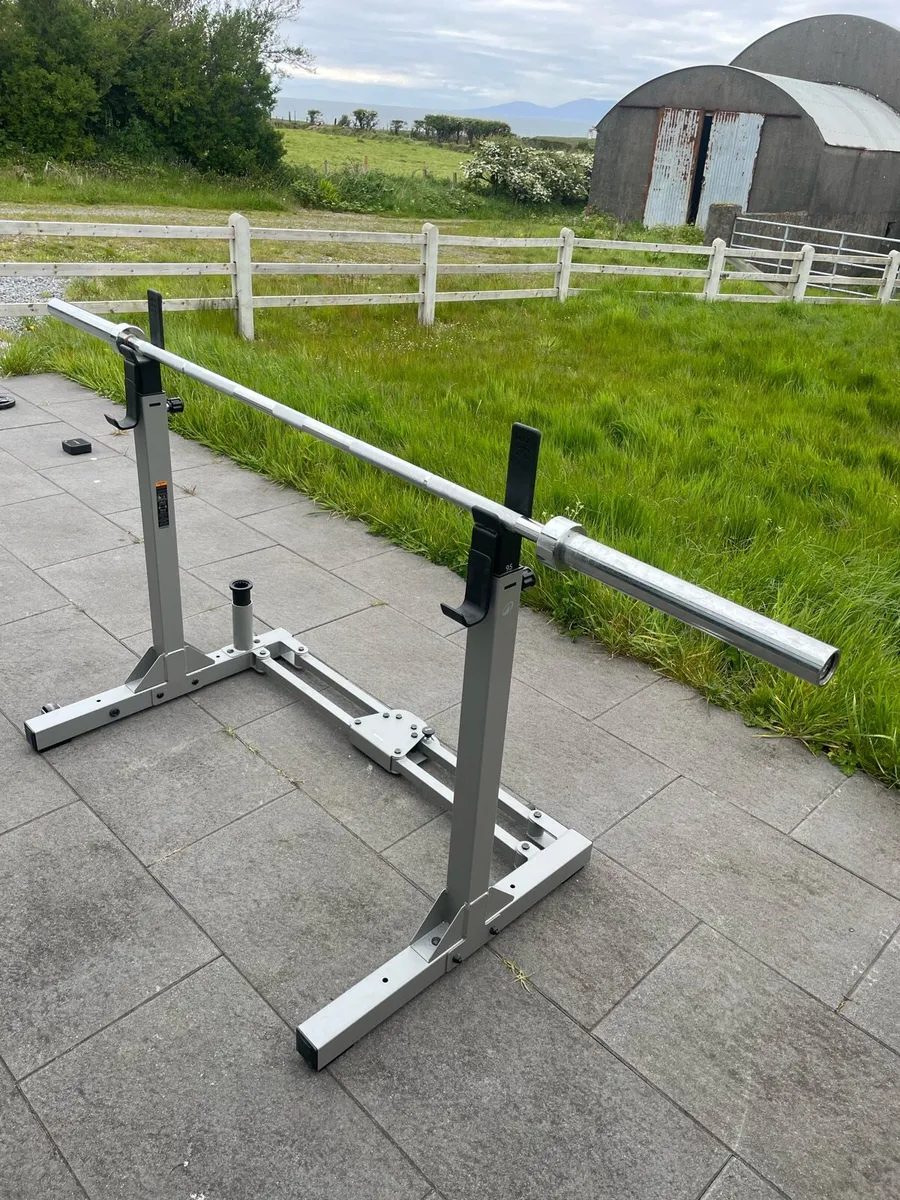 Squat rack (foldable), Olympic bar, 45kg weights - Image 1
