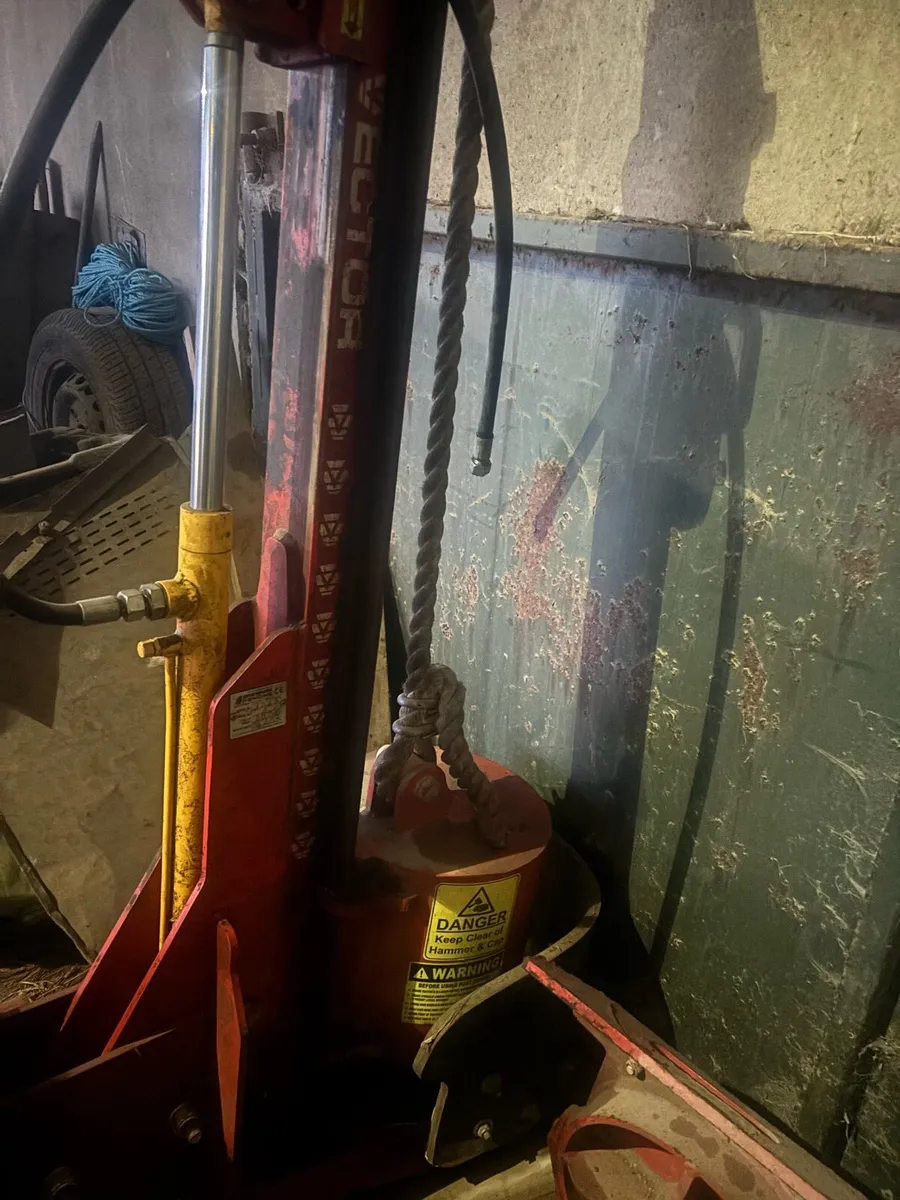 Vector powerdrive post driver for 5/8ton digger - Image 2