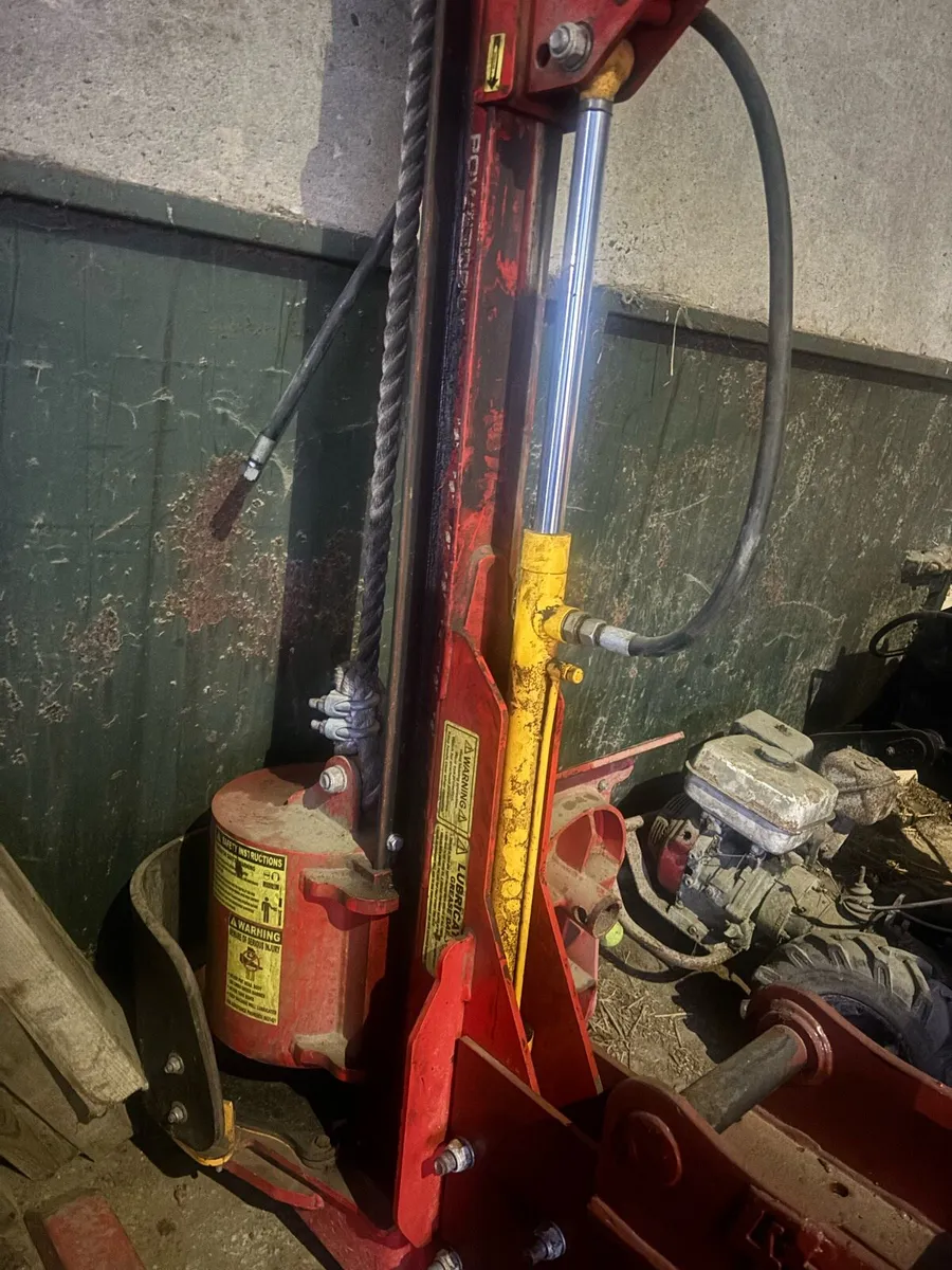 Vector powerdrive post driver for 5/8ton digger - Image 3
