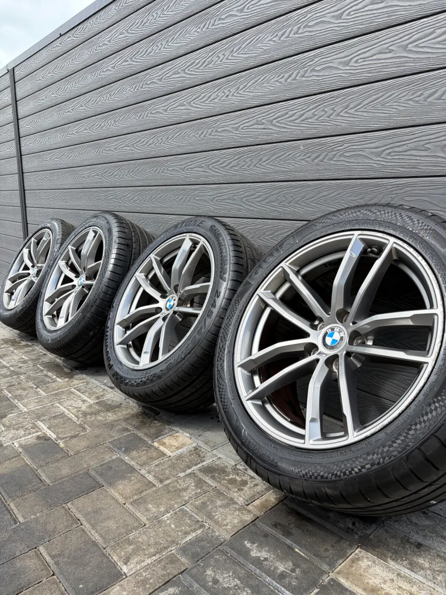 18” GENUINE BMW G20,G30 ALLOY WHEELS & TYRES - Image 1