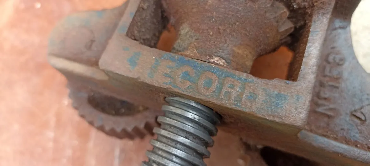 Old Record Vice /Flooring Clamp - Image 3
