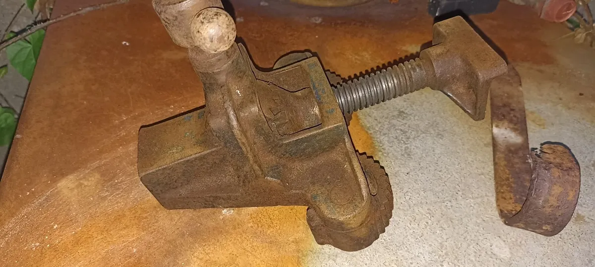 Old Record Vice /Flooring Clamp - Image 2