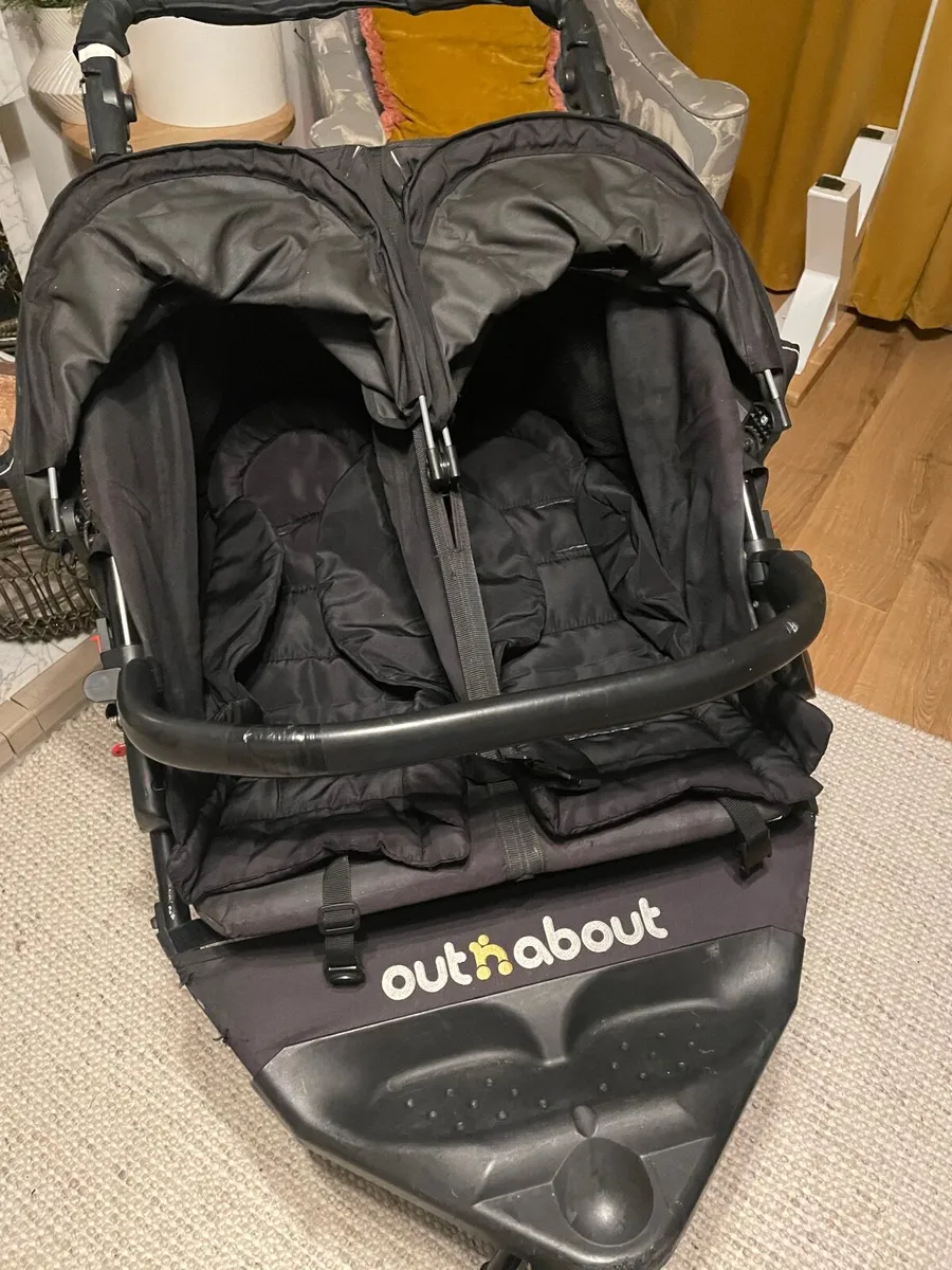 Out N about double buggy - Image 3
