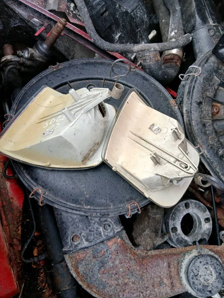 1991 ford Sierra electric mirrors - Image 3
