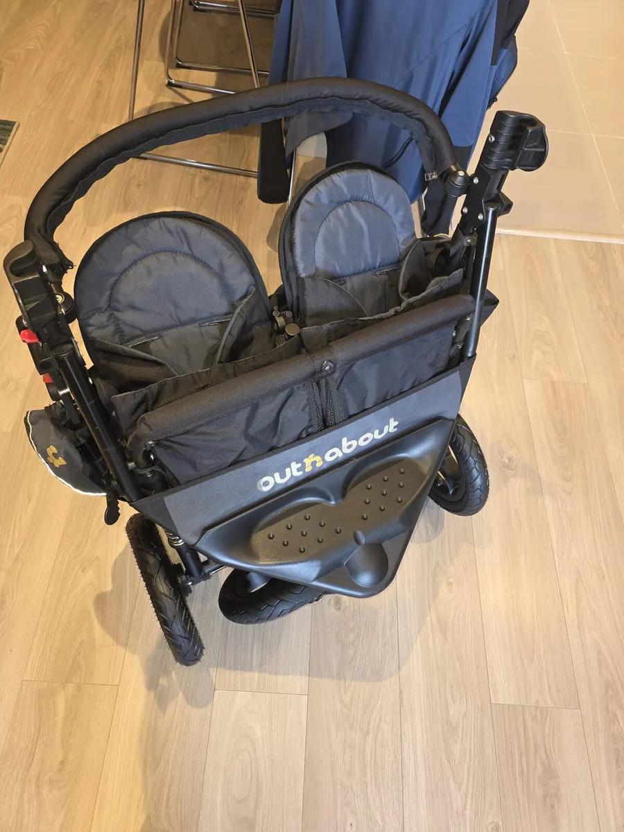 Out N About Double stroller - Image 4