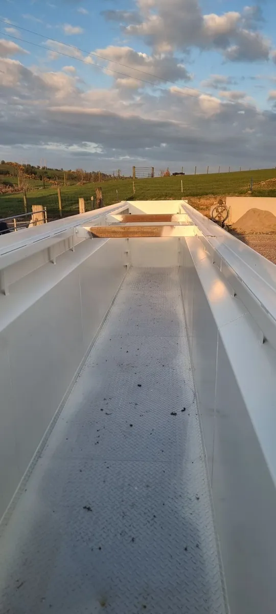 10 metre workshop inspection pit - Image 3