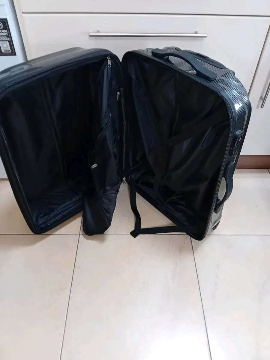 SUITCASES    4  WHEELS       X     3    ALL NEW - Image 2