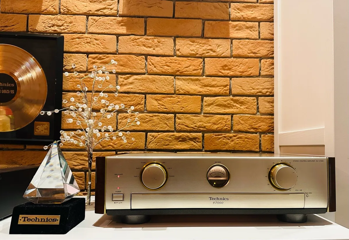 Technics SU-C7000 Reference Series Control Preamp - Image 1