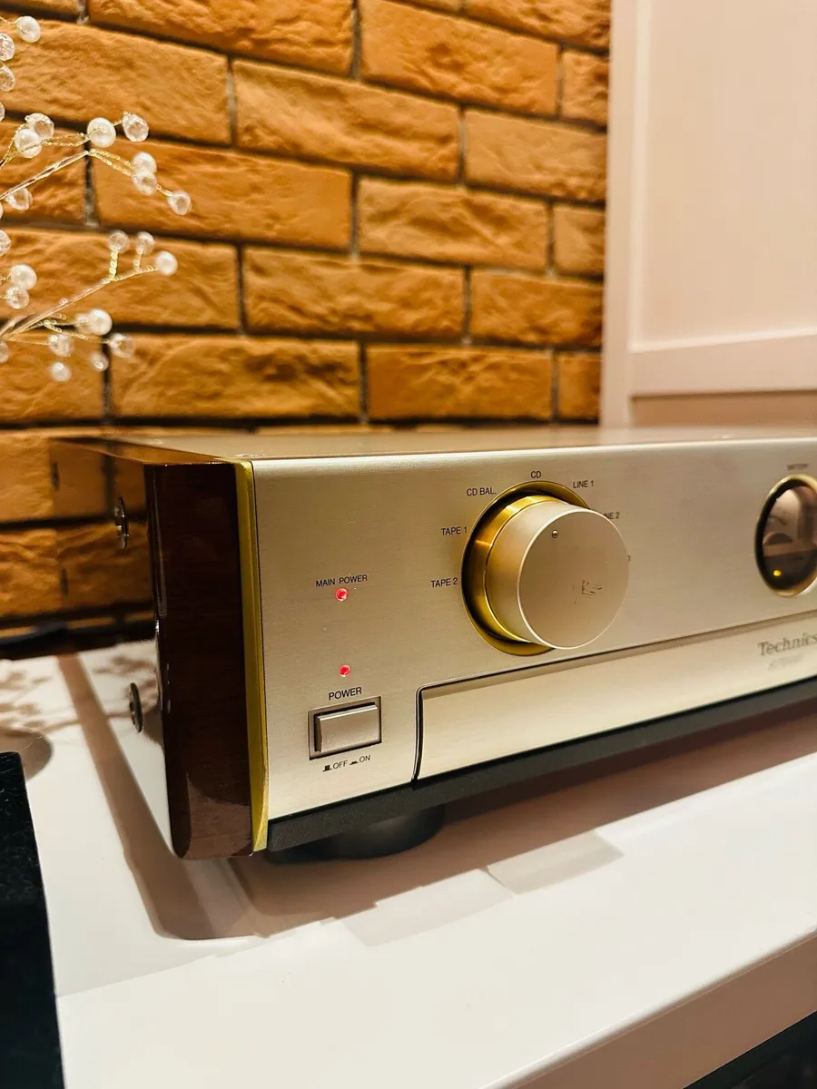 Technics SU-C7000 Reference Series Control Preamp - Image 3
