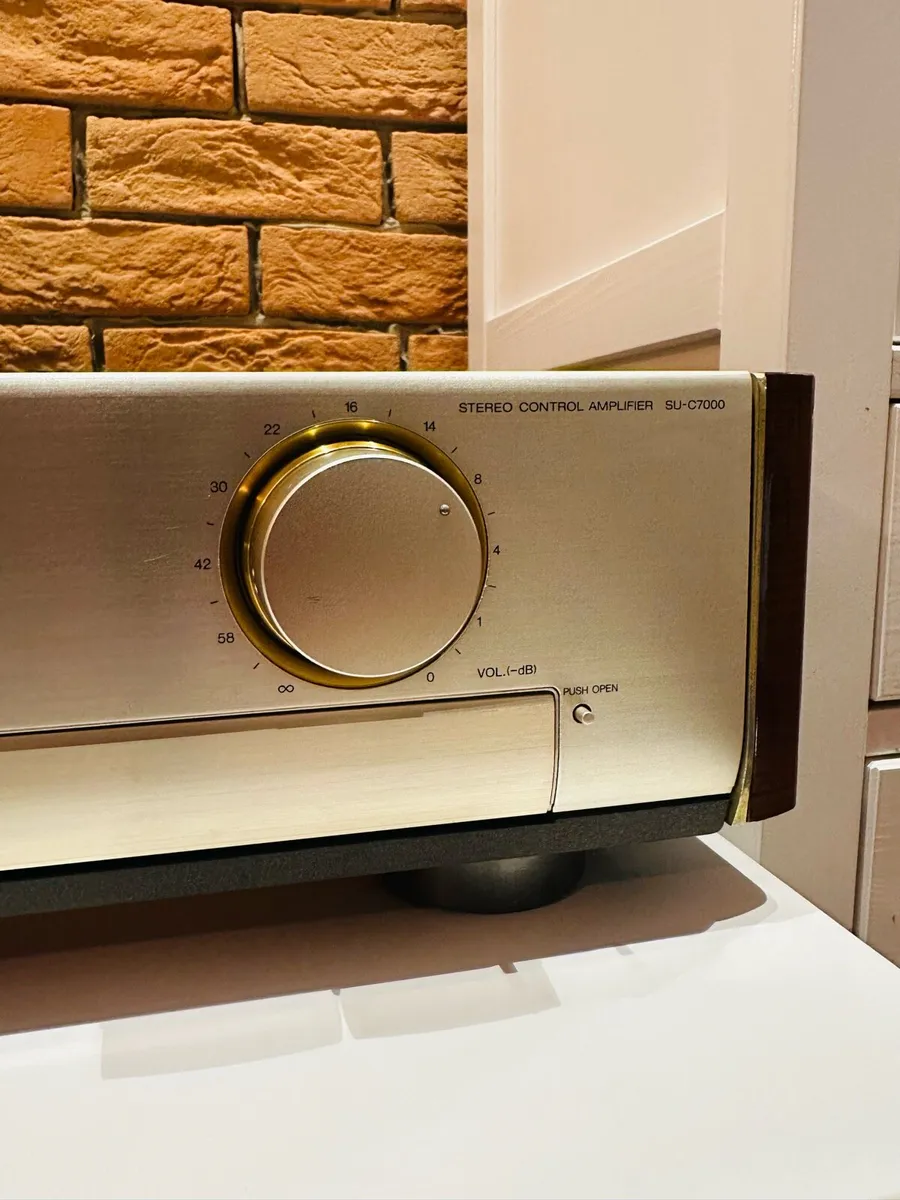 Technics SU-C7000 Reference Series Control Preamp - Image 4
