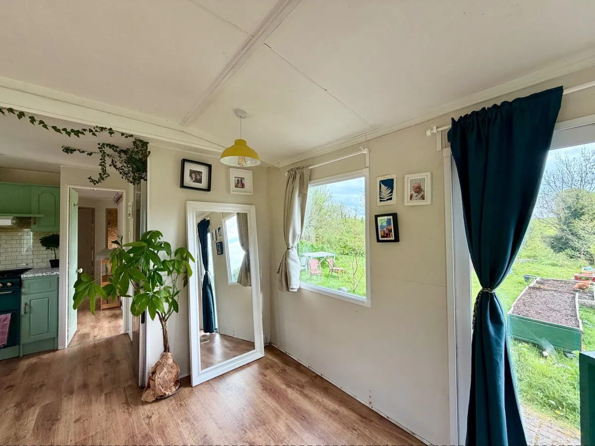 Renovated Mobile Home for Sale - Winter Pack - Image 4