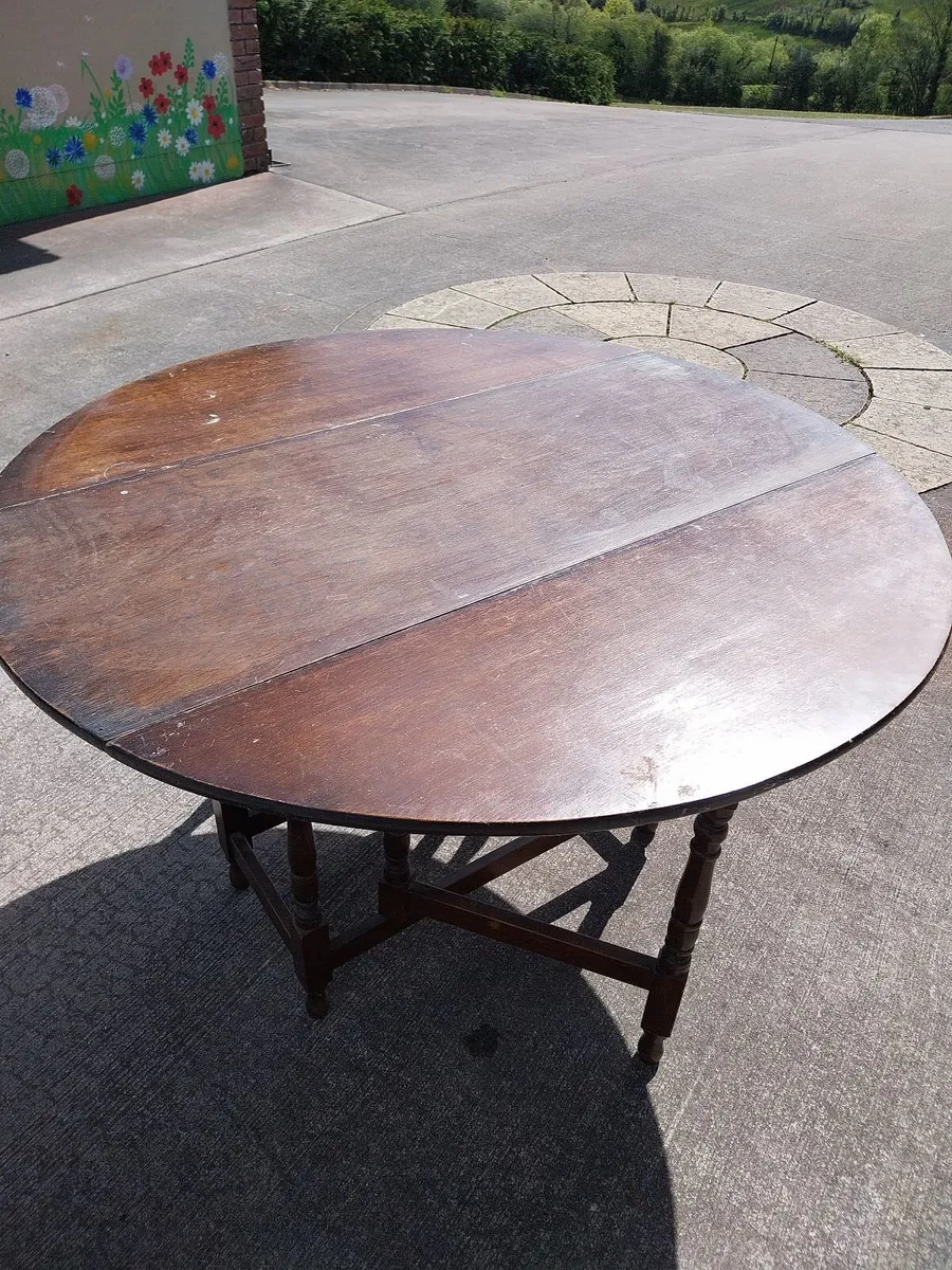Wooden dining table - Image 1