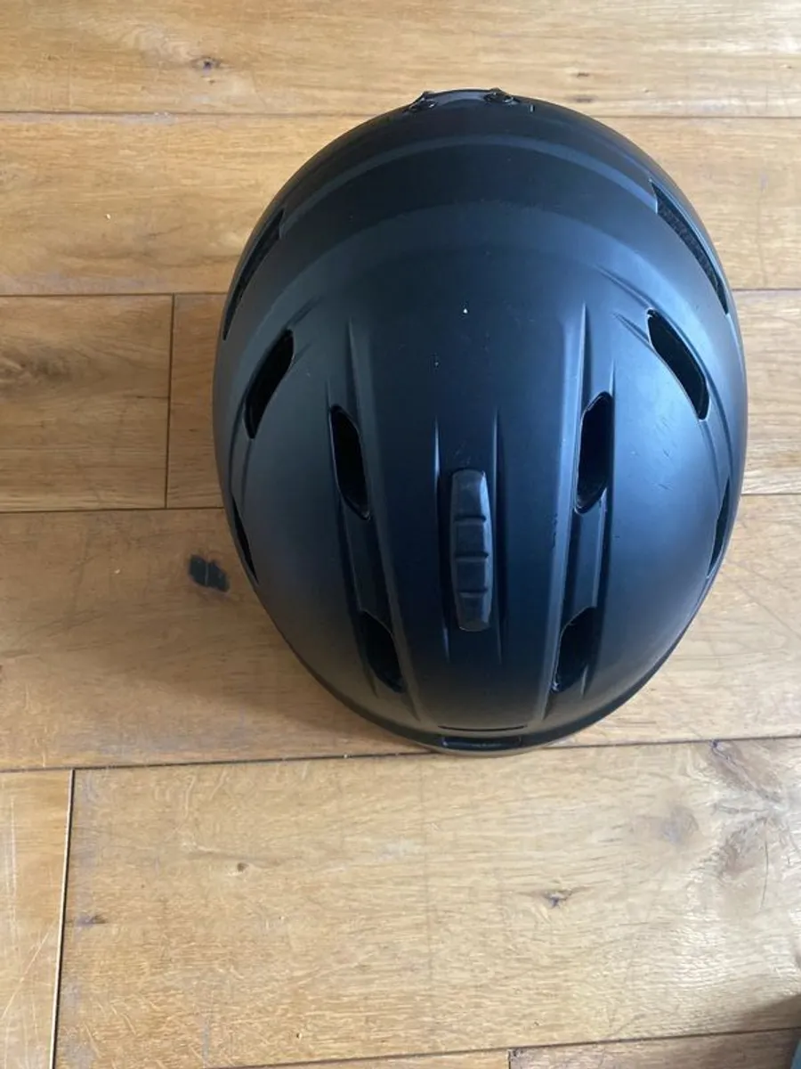 Skiing Helmet - Image 2