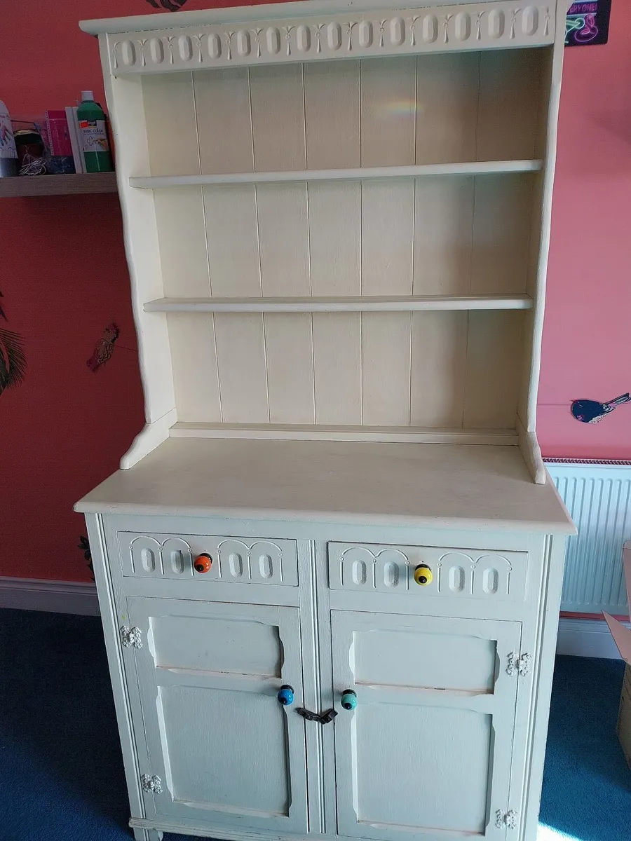Wooden dresser - Image 1