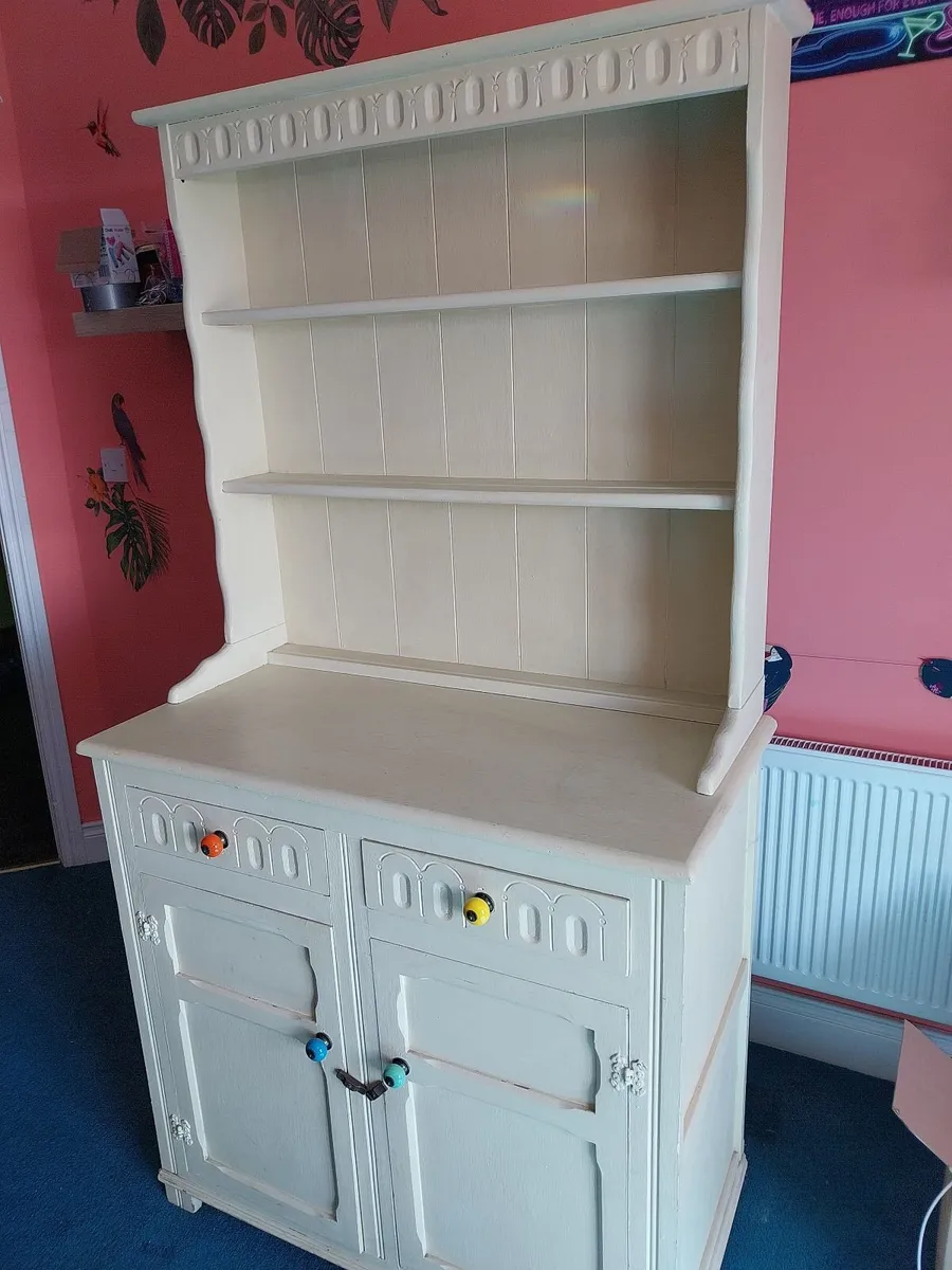 Wooden dresser - Image 2