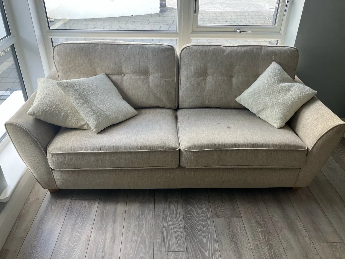 Couch - Image 2
