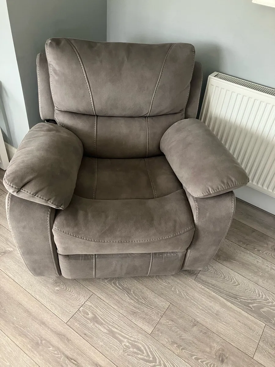 Recliner Armchair - Image 2
