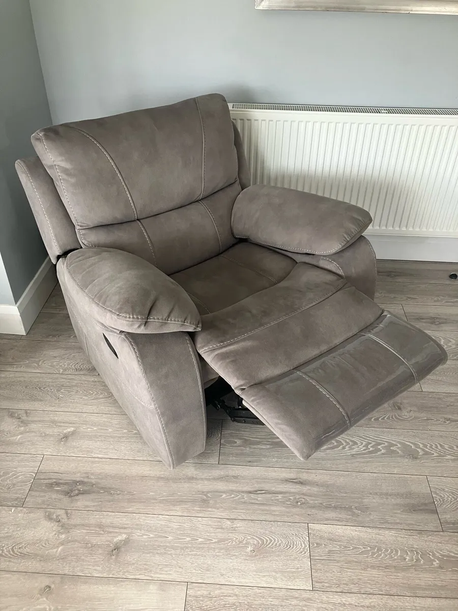 Recliner Armchair - Image 3