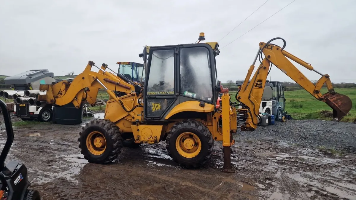 JCB 2CX Backhoe Loader 3000 hours - Image 1