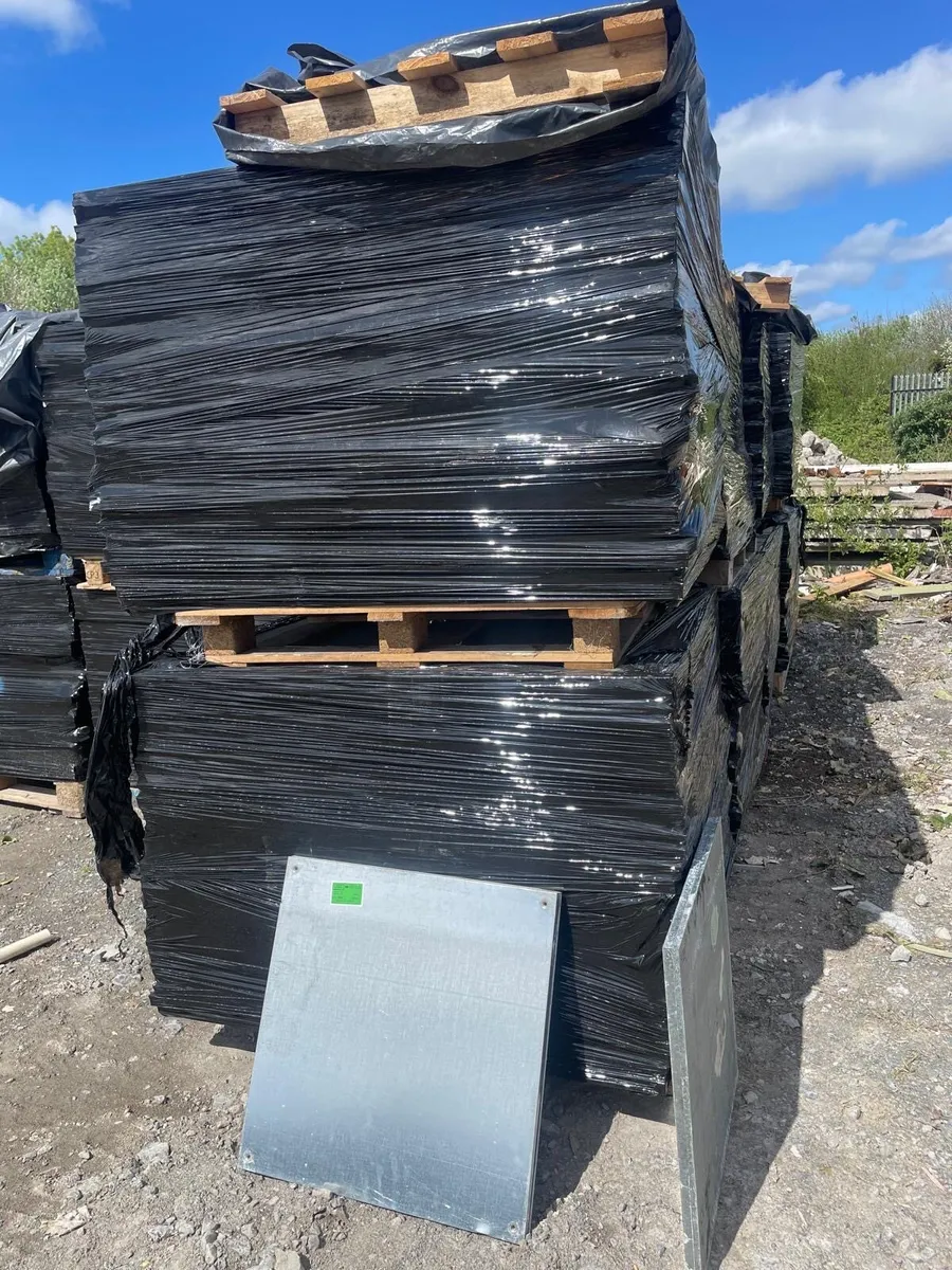 Raised Flooring panels - Image 1