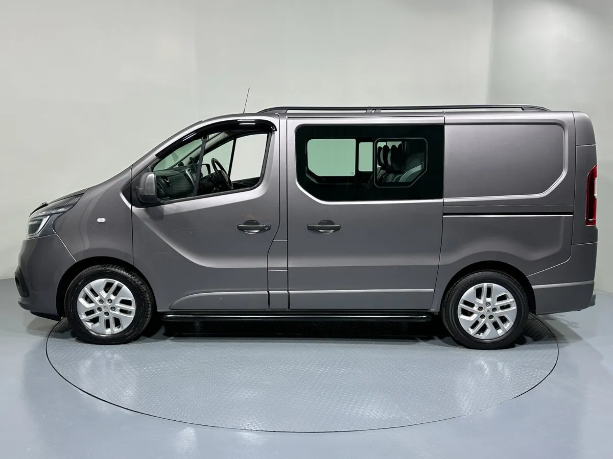 Renault Trafic Sport Crew Cab SWB 170BHP Auto 202 - Image 4