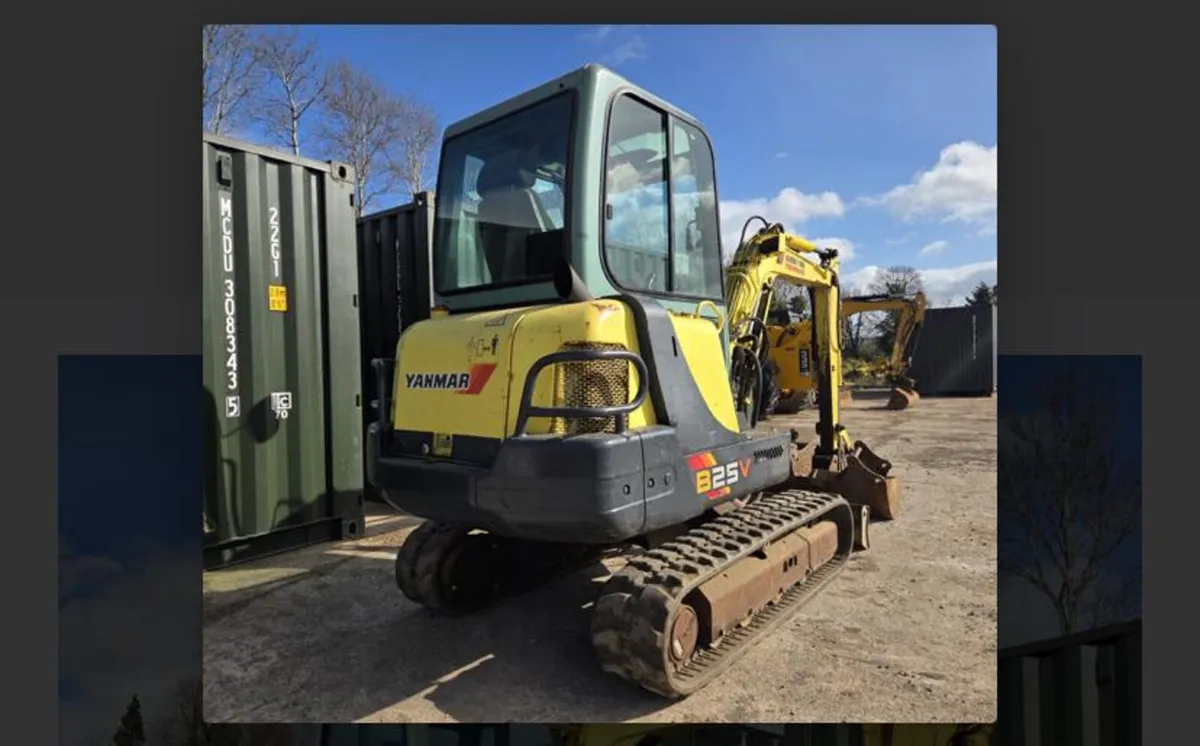 Yanmar b25v 2007 mini digger - Image 4