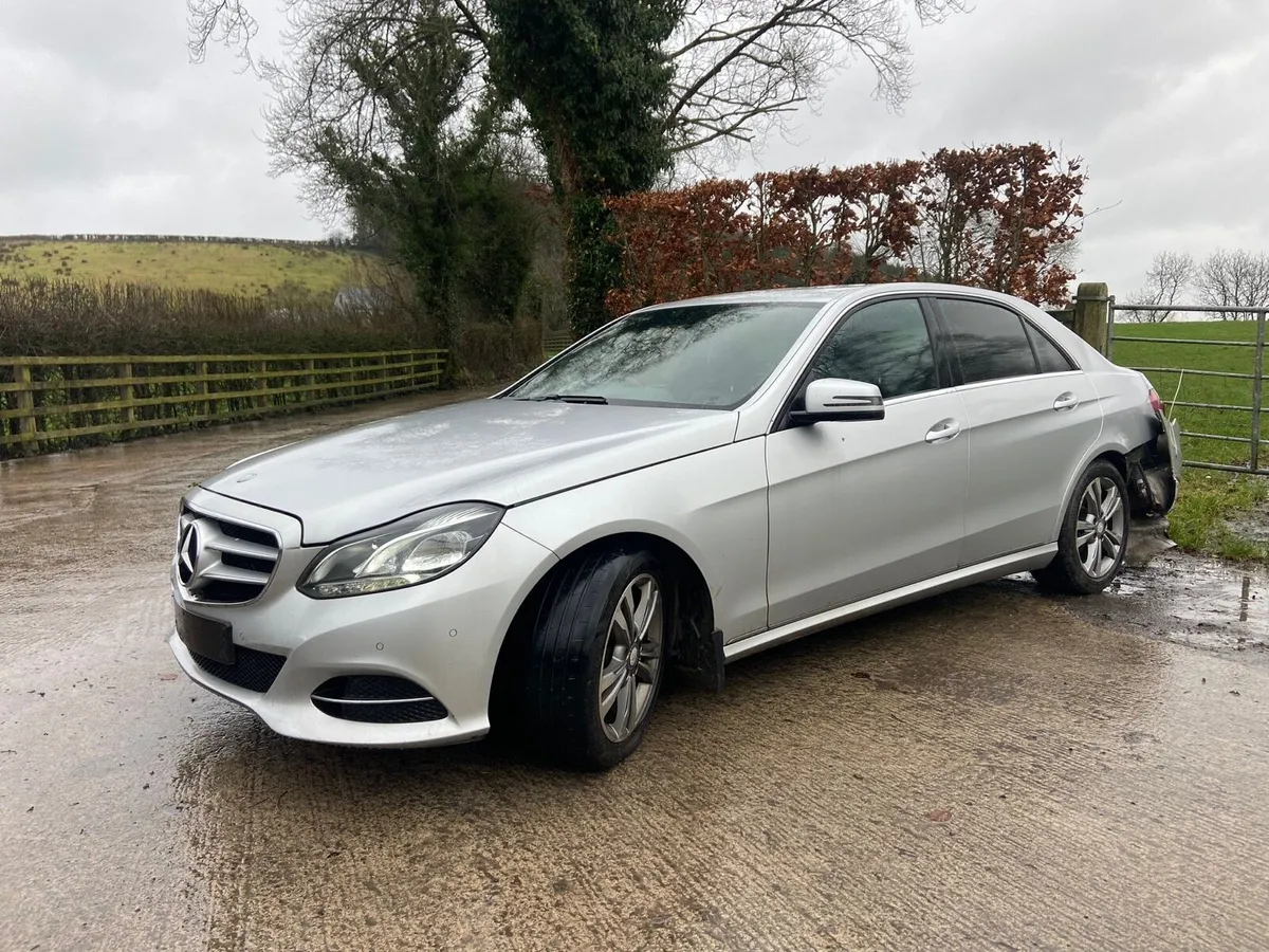 🟢2013 MERCEDES E 250 ⚠️BREAKING FOR PARTS⚠️ - Image 1