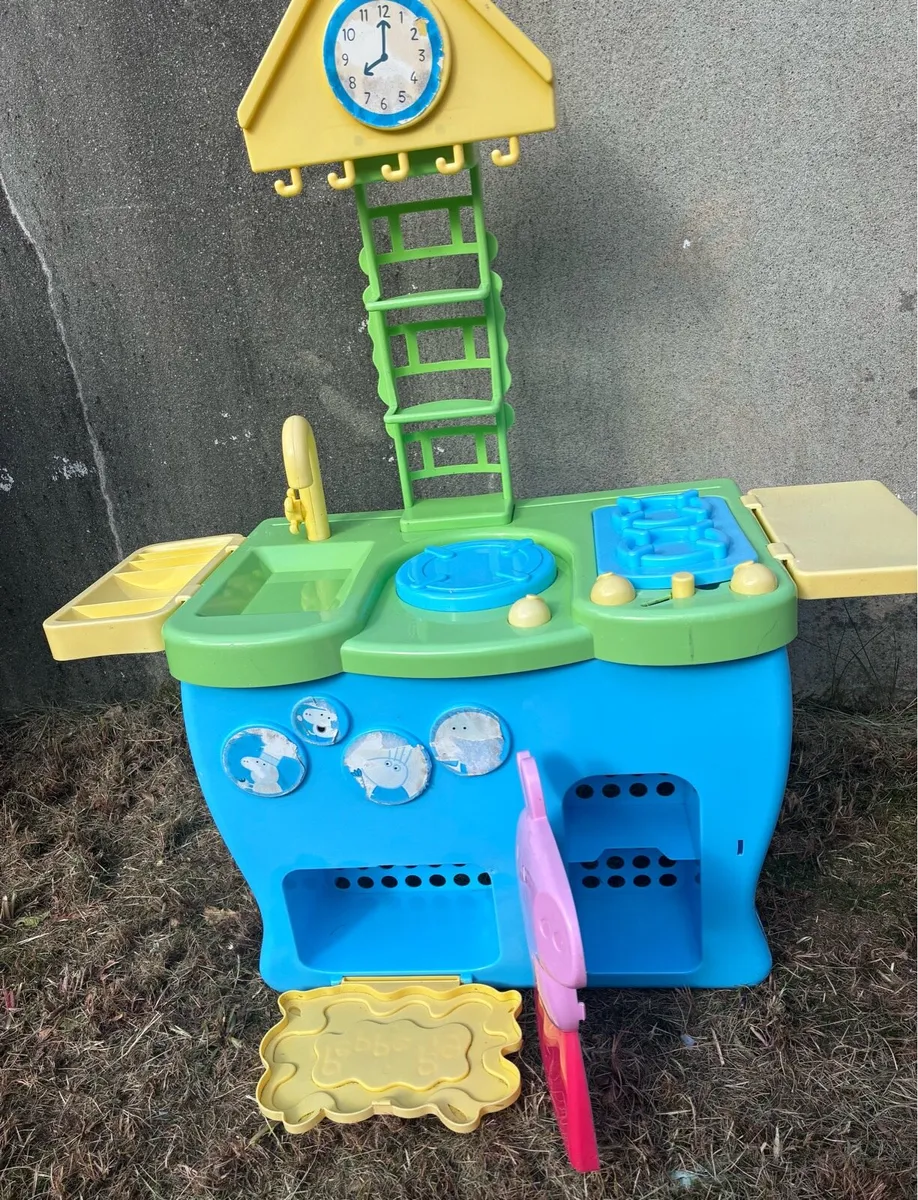 Free Peppa pig kitchen - Image 3