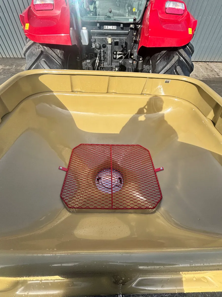 BMC FERTILISER SPREADER - Image 2